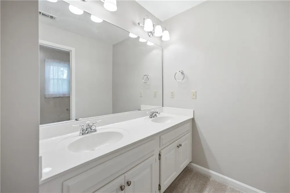 5525 Hampstead Way Johns Creek, GA 30097