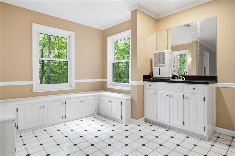 5525 Hampstead Way Johns Creek, GA 30097