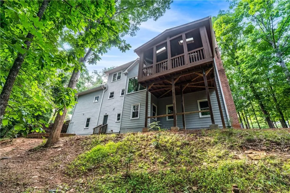 5525 Hampstead Way Johns Creek, GA 30097