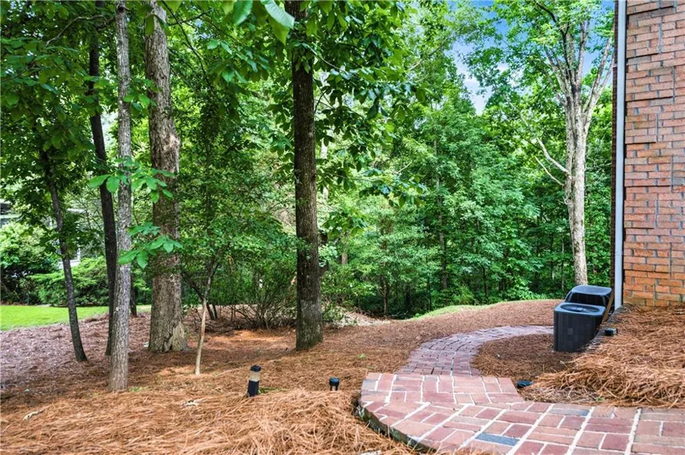5525 Hampstead Way Johns Creek, GA 30097