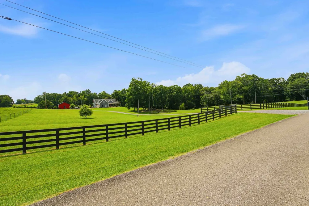 6576 Ed Williams Rd Greenbrier, TN 37073