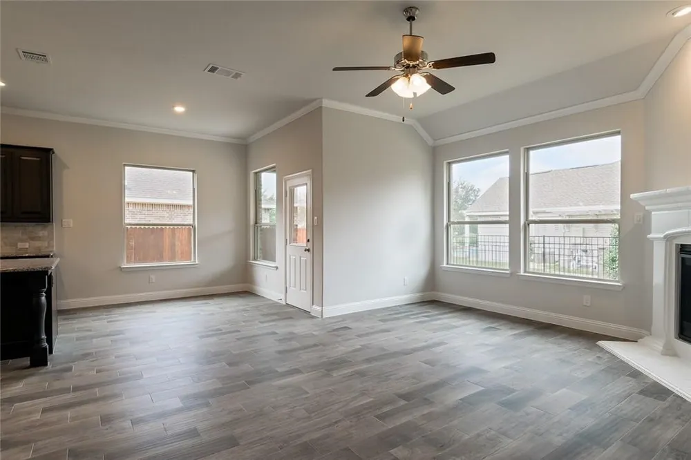 4004 Knollbrook Lane Fort Worth, TX 76137