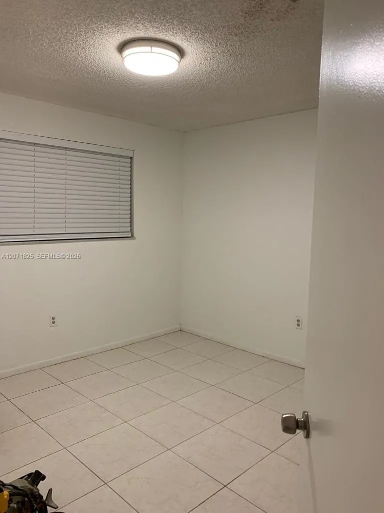 1008 SW 8th St #1008 Hallandale Beach, FL 33009