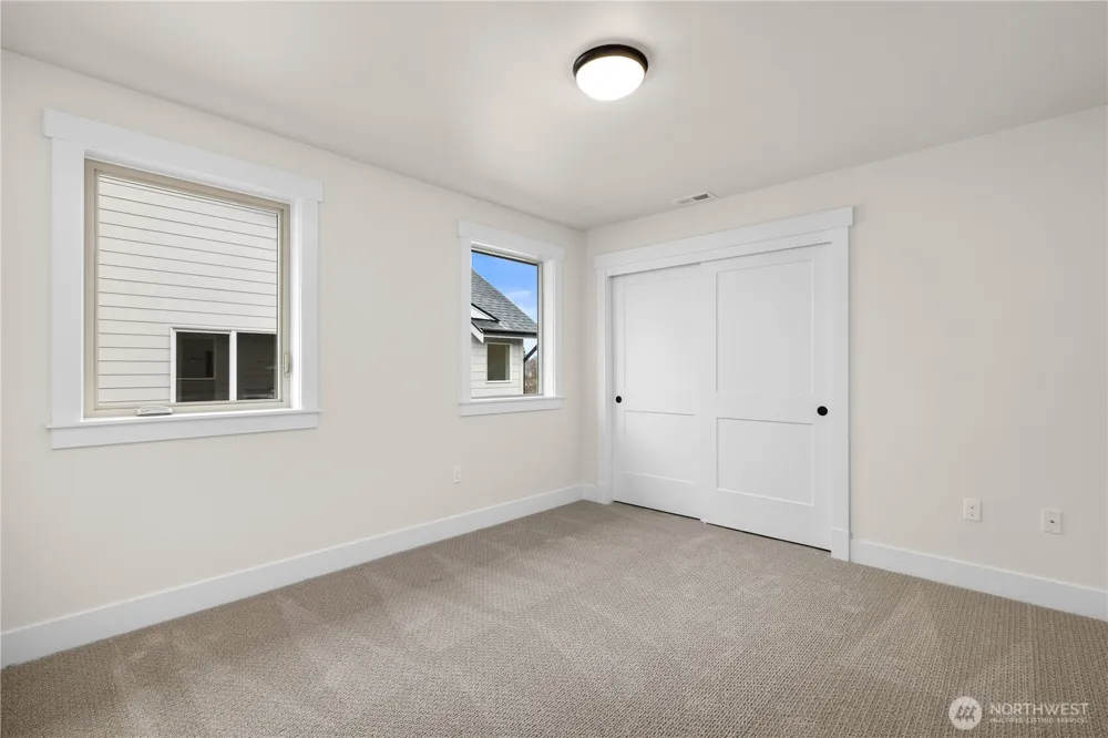 1632 Lockridge Loop E #11 Enumclaw, WA 98022