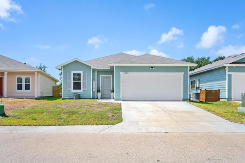 1925 Lighthouse Lake Ln