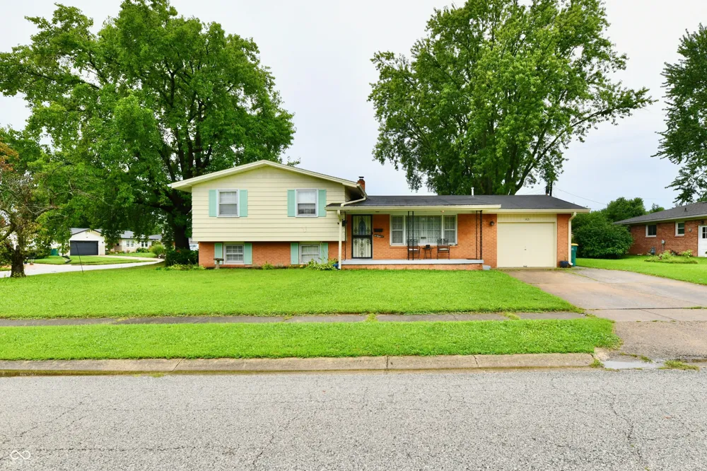 1421 Denver Drive Plainfield, IN 46168