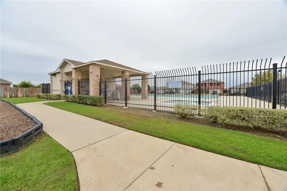 4054 Gray Fox Drive Fort Worth, TX 76123