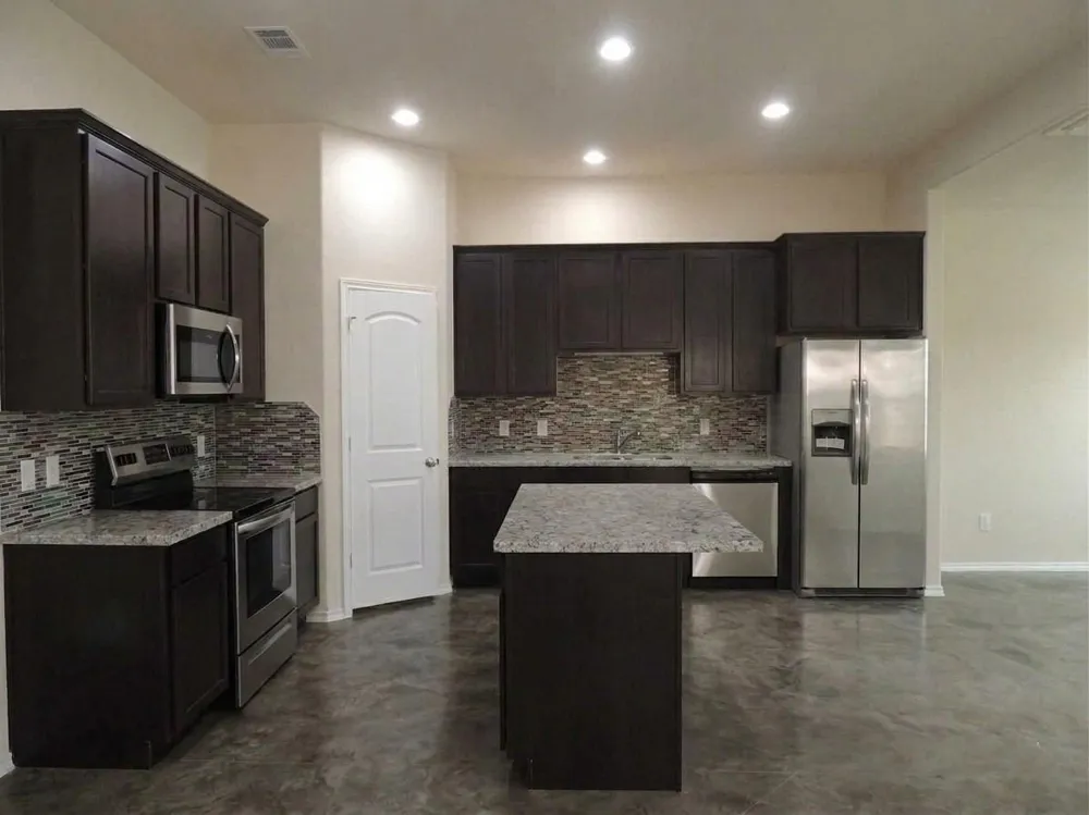103 Summer Place Huntsville, TX 77340