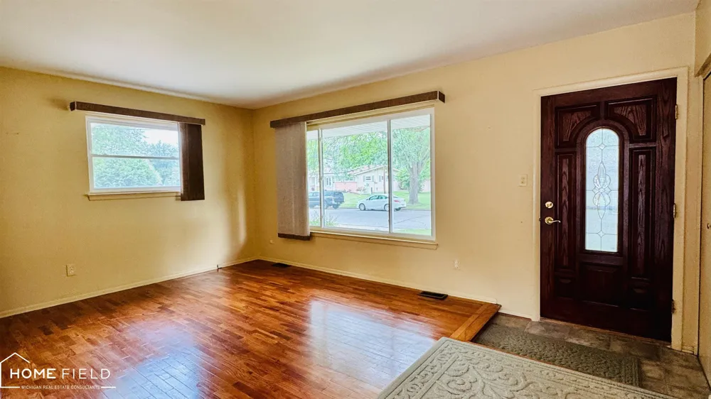 805 Huntington Drive Owosso City, MI 48867