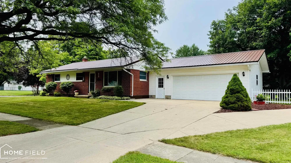 805 Huntington Drive Owosso City, MI 48867