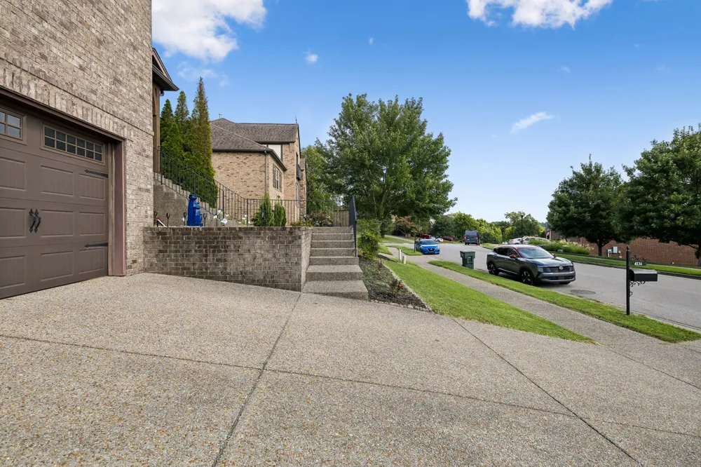 4136 Stone Hall Blvd Hermitage, TN 37076