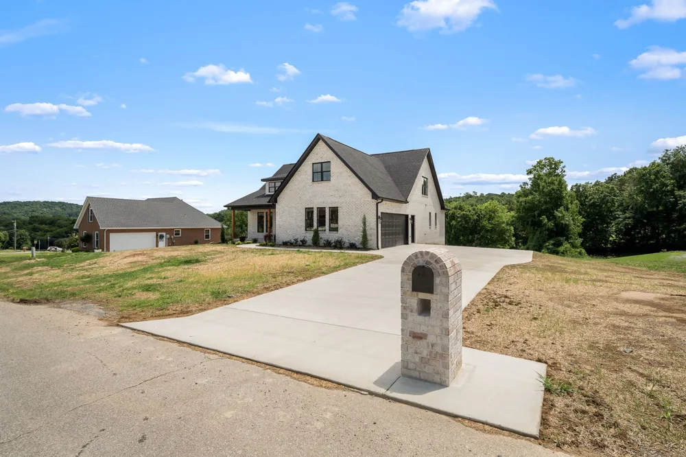 28 Houston Hills Dr Woodbury, TN 37190
