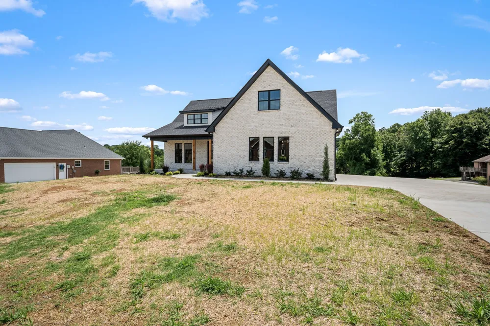 28 Houston Hills Dr Woodbury, TN 37190