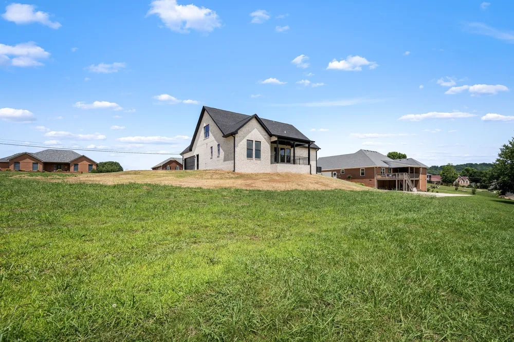 28 Houston Hills Dr Woodbury, TN 37190