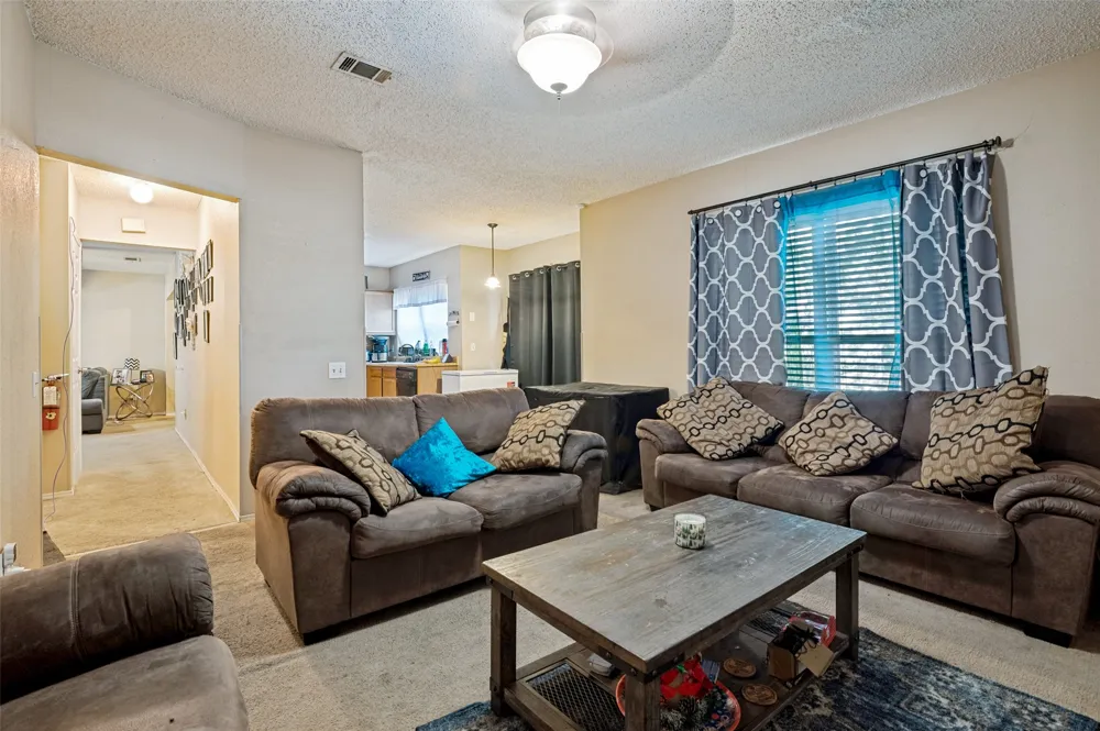 4442 Mercer Street Grand Prairie, TX 75052