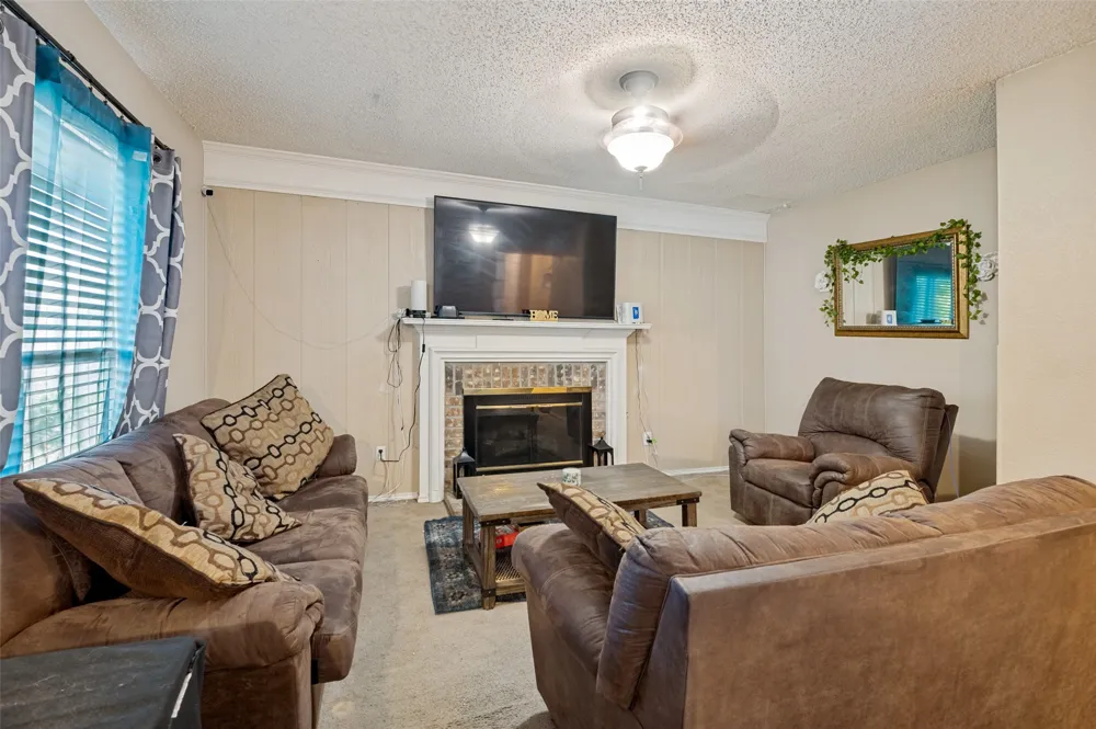 4442 Mercer Street Grand Prairie, TX 75052