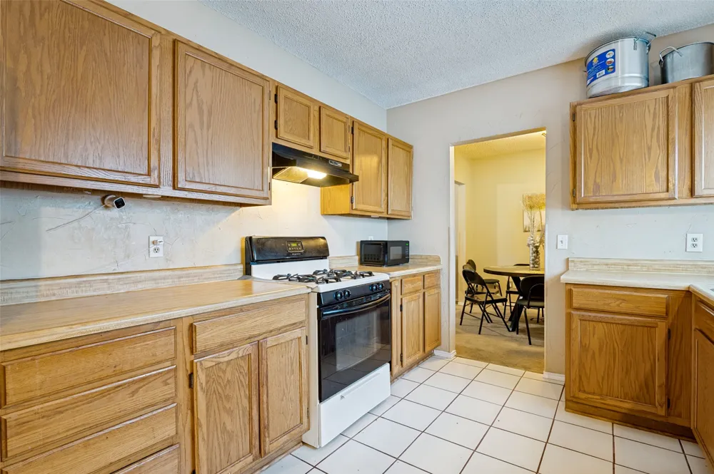 4442 Mercer Street Grand Prairie, TX 75052