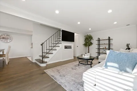 47 Alhambra Drive