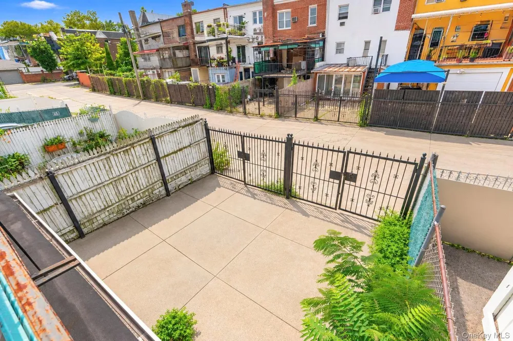 25-50 86th Street East Elmhurst, NY 11369