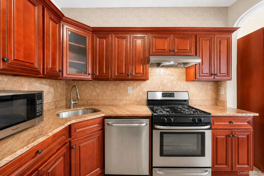 25-50 86th Street East Elmhurst, NY 11369