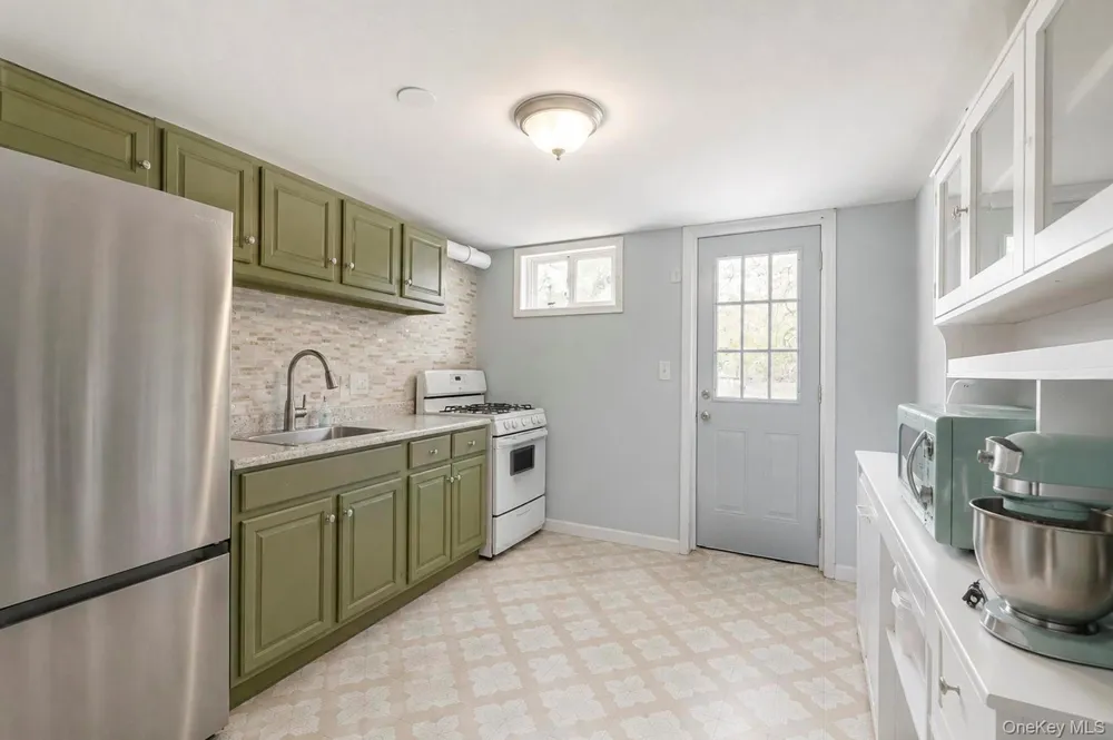 25-50 86th Street East Elmhurst, NY 11369
