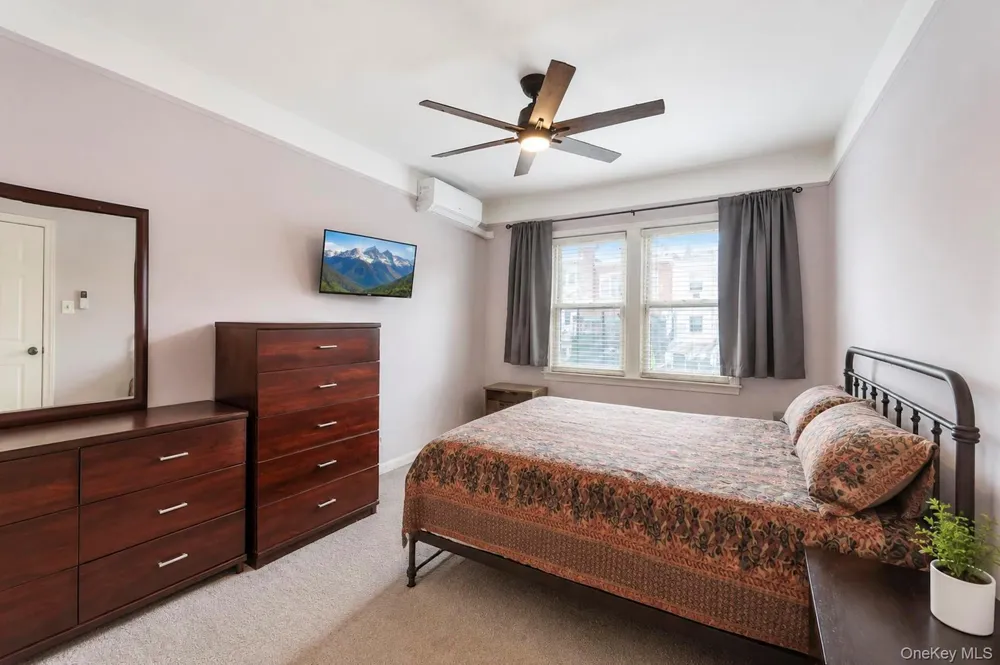 25-50 86th Street East Elmhurst, NY 11369