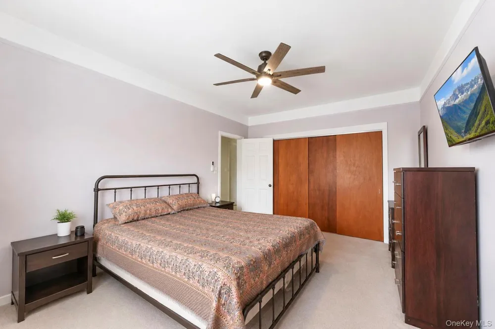 25-50 86th Street East Elmhurst, NY 11369