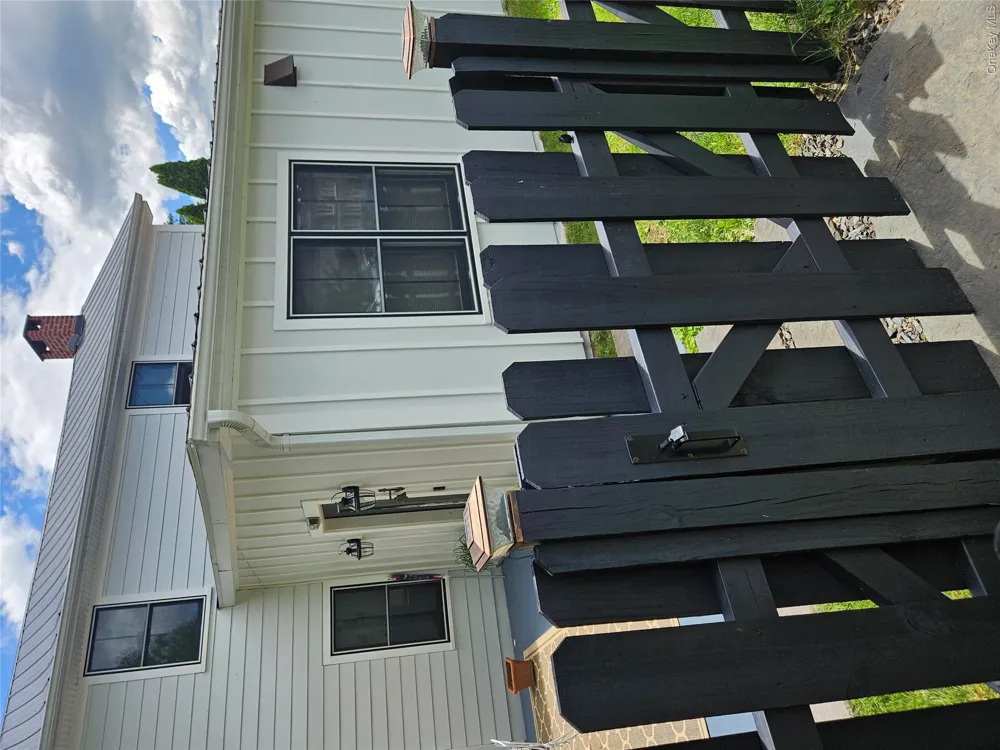 16 Washington Street Athens, NY 12015