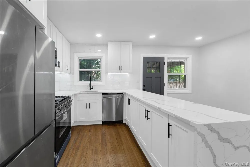 1052 E 227th Street Bronx, NY 10466