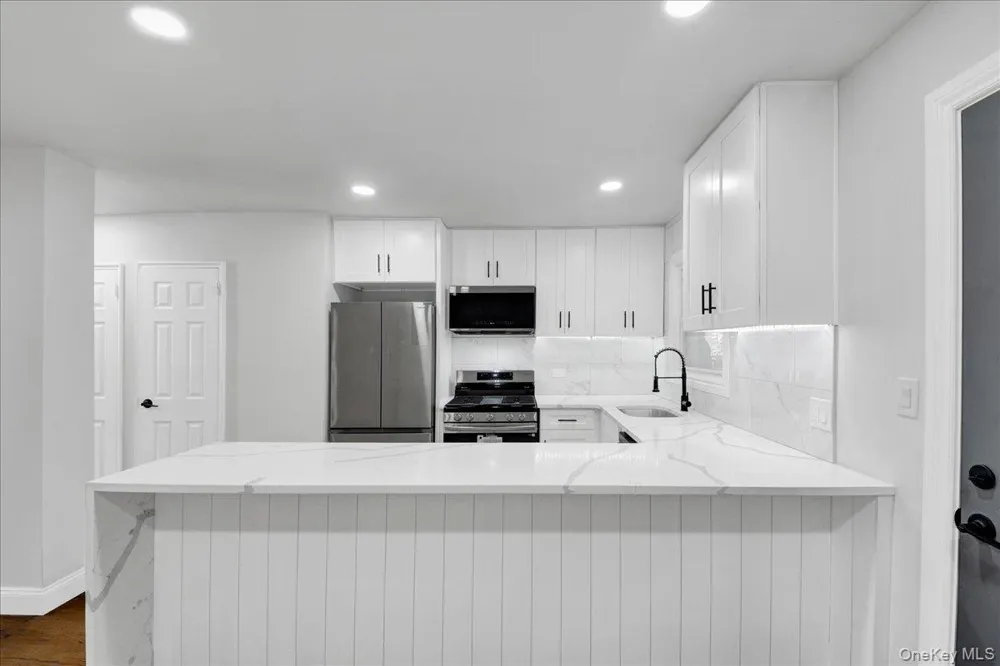 1052 E 227th Street Bronx, NY 10466
