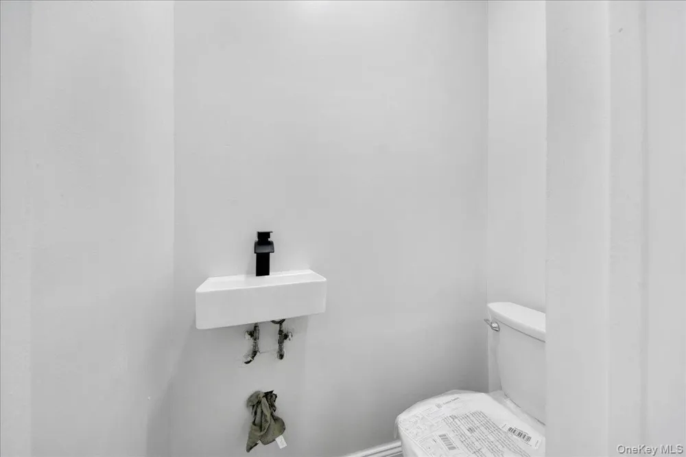 1052 E 227th Street Bronx, NY 10466