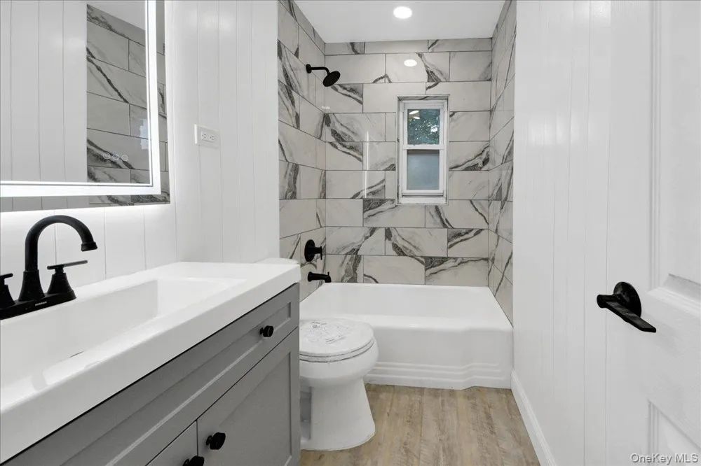 1052 E 227th Street Bronx, NY 10466