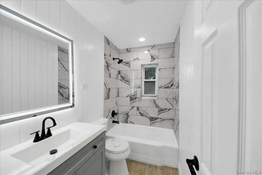 1052 E 227th Street Bronx, NY 10466