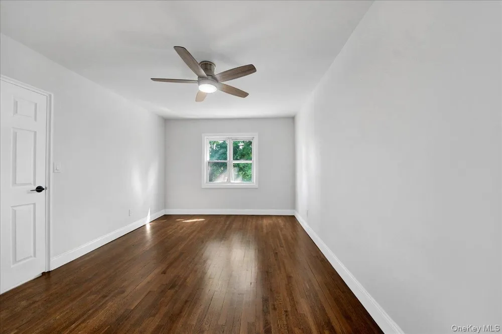 1052 E 227th Street Bronx, NY 10466
