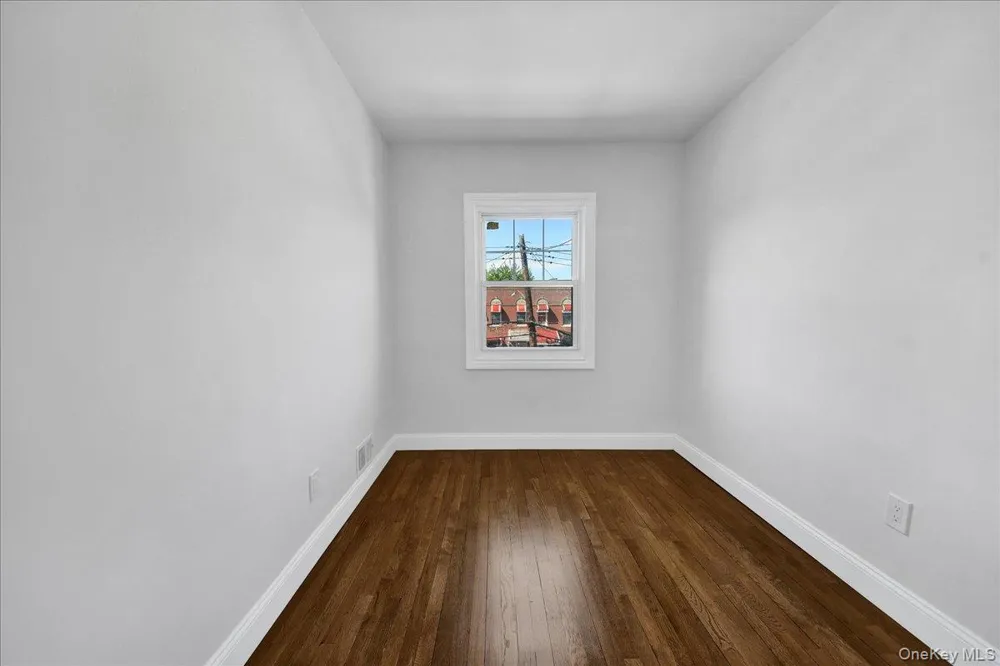 1052 E 227th Street Bronx, NY 10466