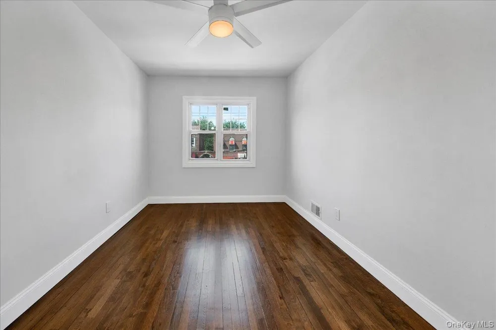 1052 E 227th Street Bronx, NY 10466