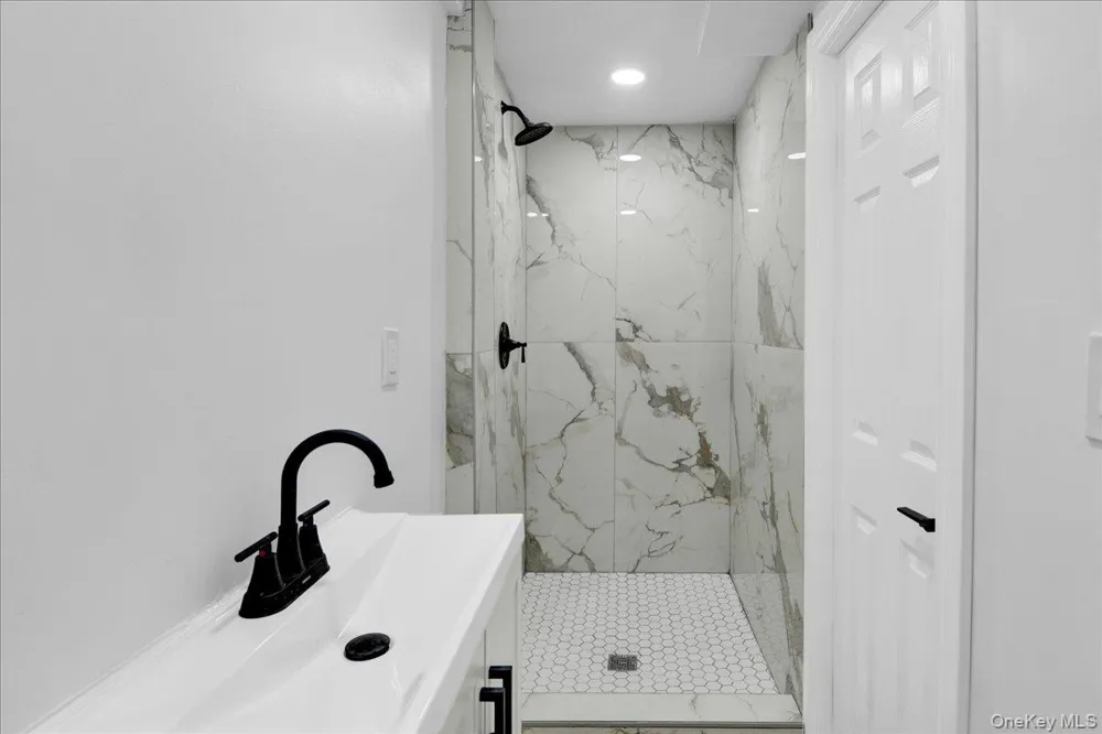 1052 E 227th Street Bronx, NY 10466
