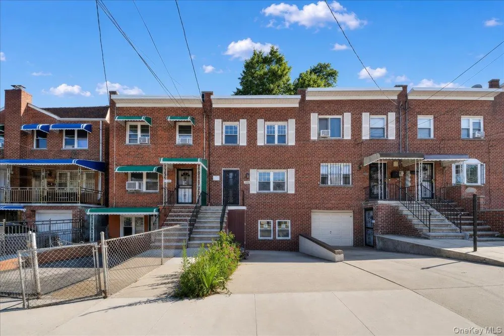 1052 E 227th Street Bronx, NY 10466