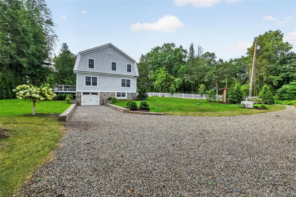 21 Twin Lakes Road South Salem, NY 10590