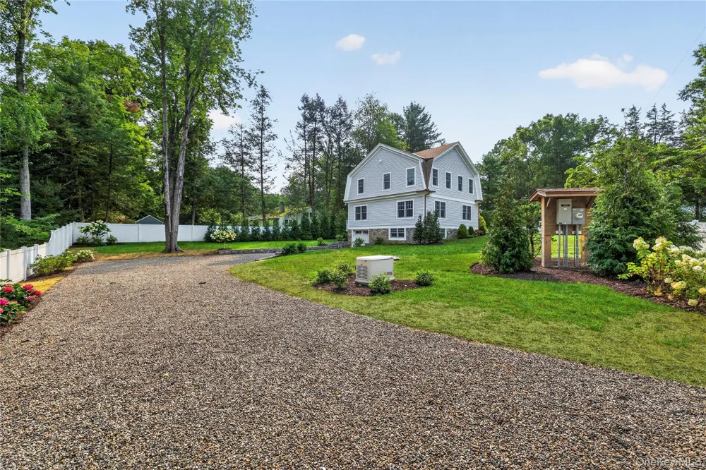 21 Twin Lakes Road South Salem, NY 10590
