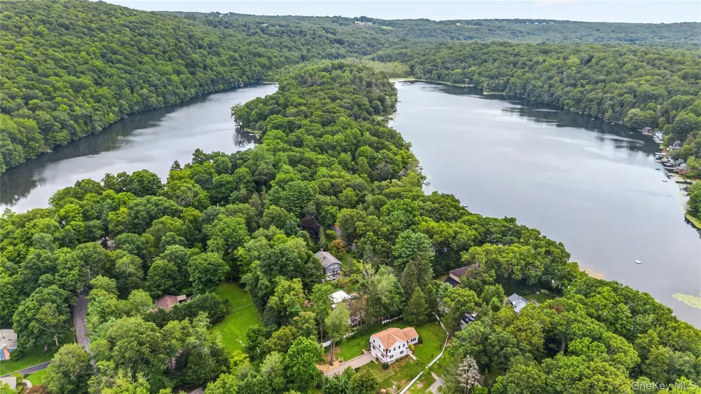 21 Twin Lakes Road South Salem, NY 10590