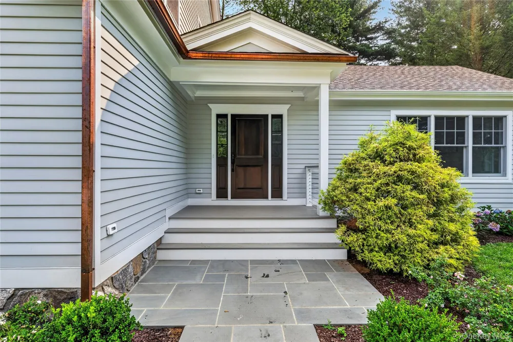 21 Twin Lakes Road South Salem, NY 10590