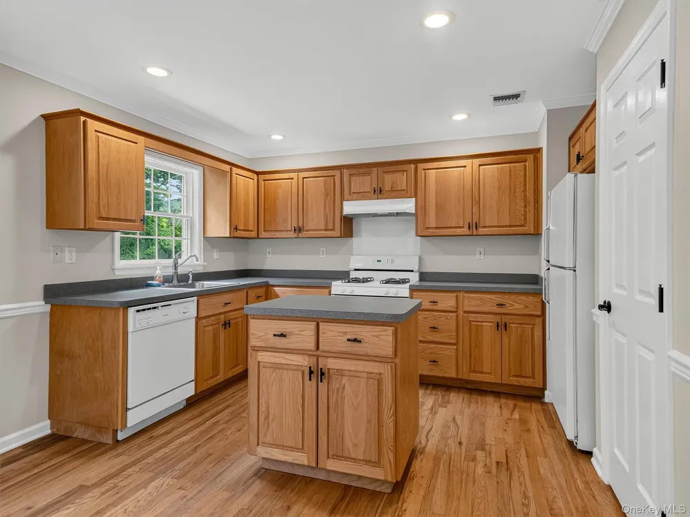7 East Place Tuxedo Park, NY 10987