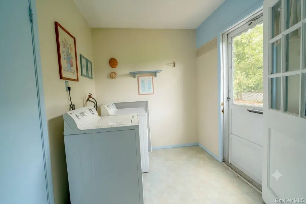 30 Segatogue Lane South Setauket, NY 11720