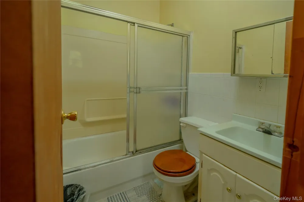 30 Segatogue Lane South Setauket, NY 11720
