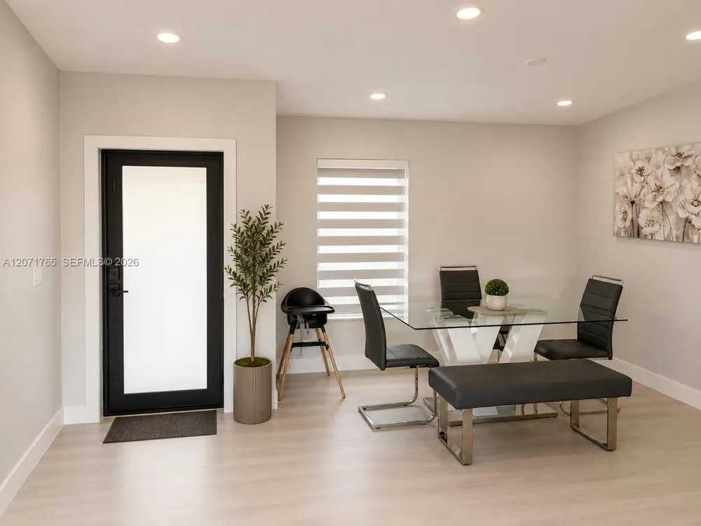 8601 NW 192nd Ter Hialeah, FL 33015