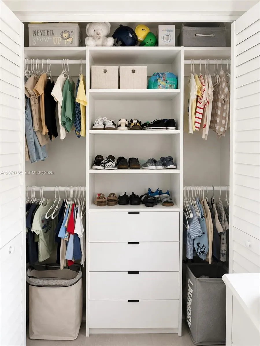 8601 NW 192nd Ter Hialeah, FL 33015