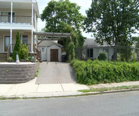 327 New Bedford Road #Cottage