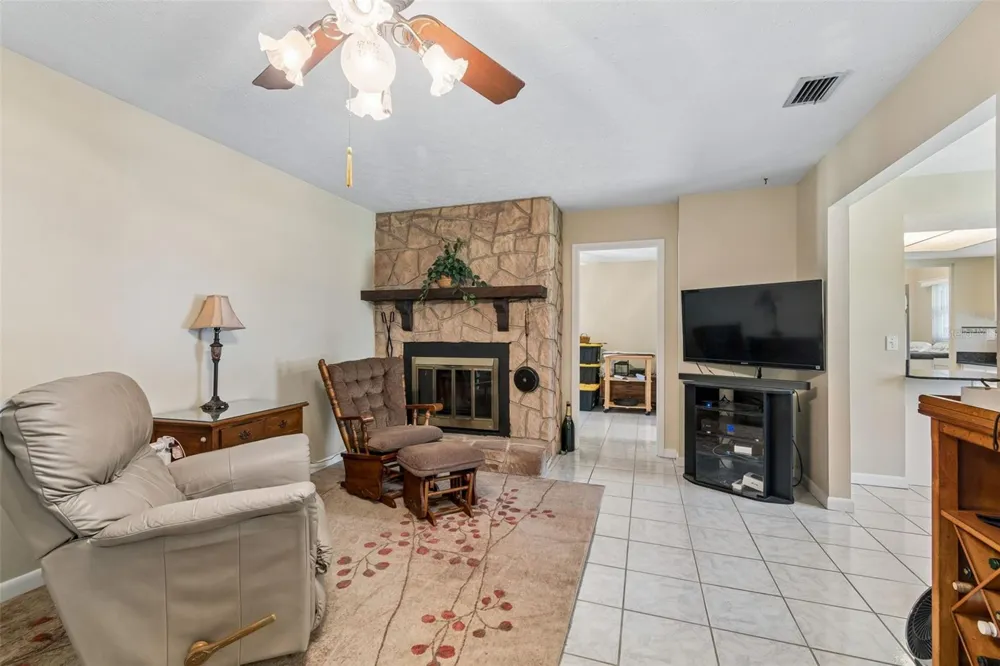 2321 WOOTEN ROAD Dover, FL 33527