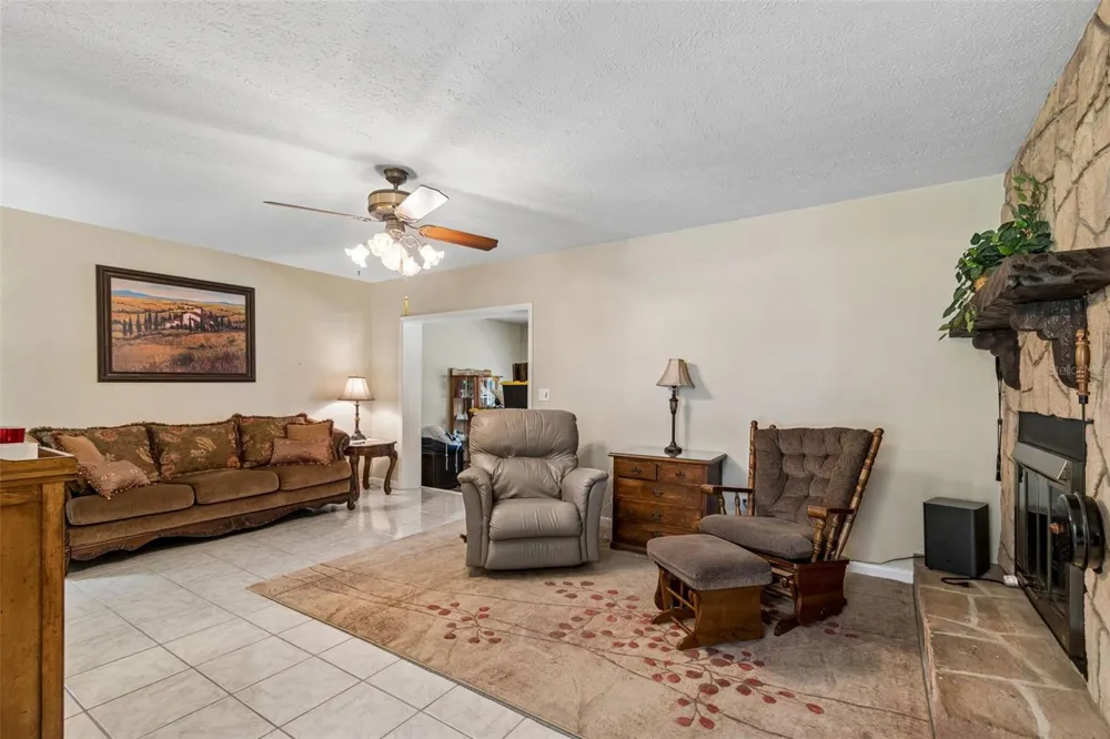 2321 WOOTEN ROAD Dover, FL 33527